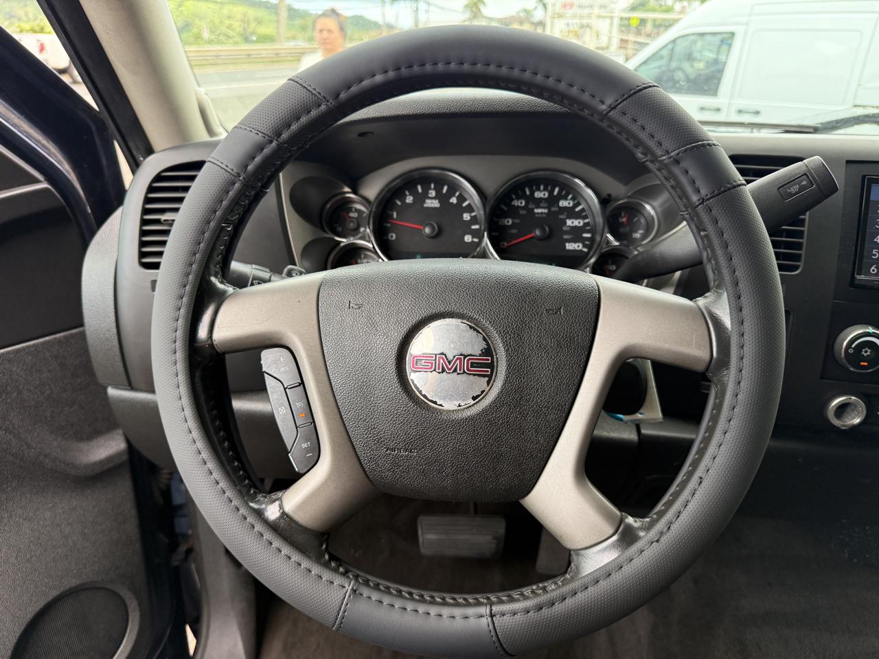 GMC Sierra 1500 SLE Crew Cab 2WD 2011
