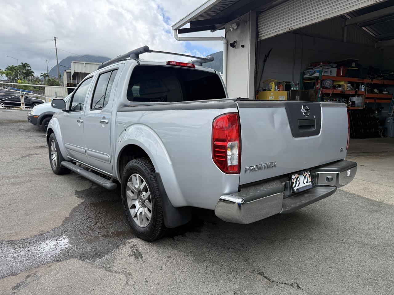 Nissan Frontier SL Crew Cab 2WD 2011