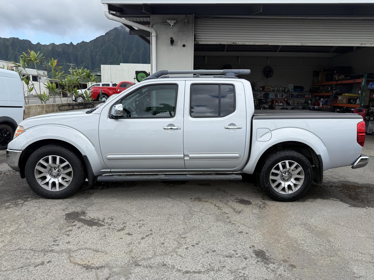 Nissan Frontier SL Crew Cab 2WD 2011