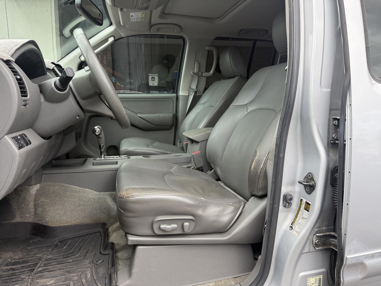 Nissan Frontier SL Crew Cab 2WD 2011