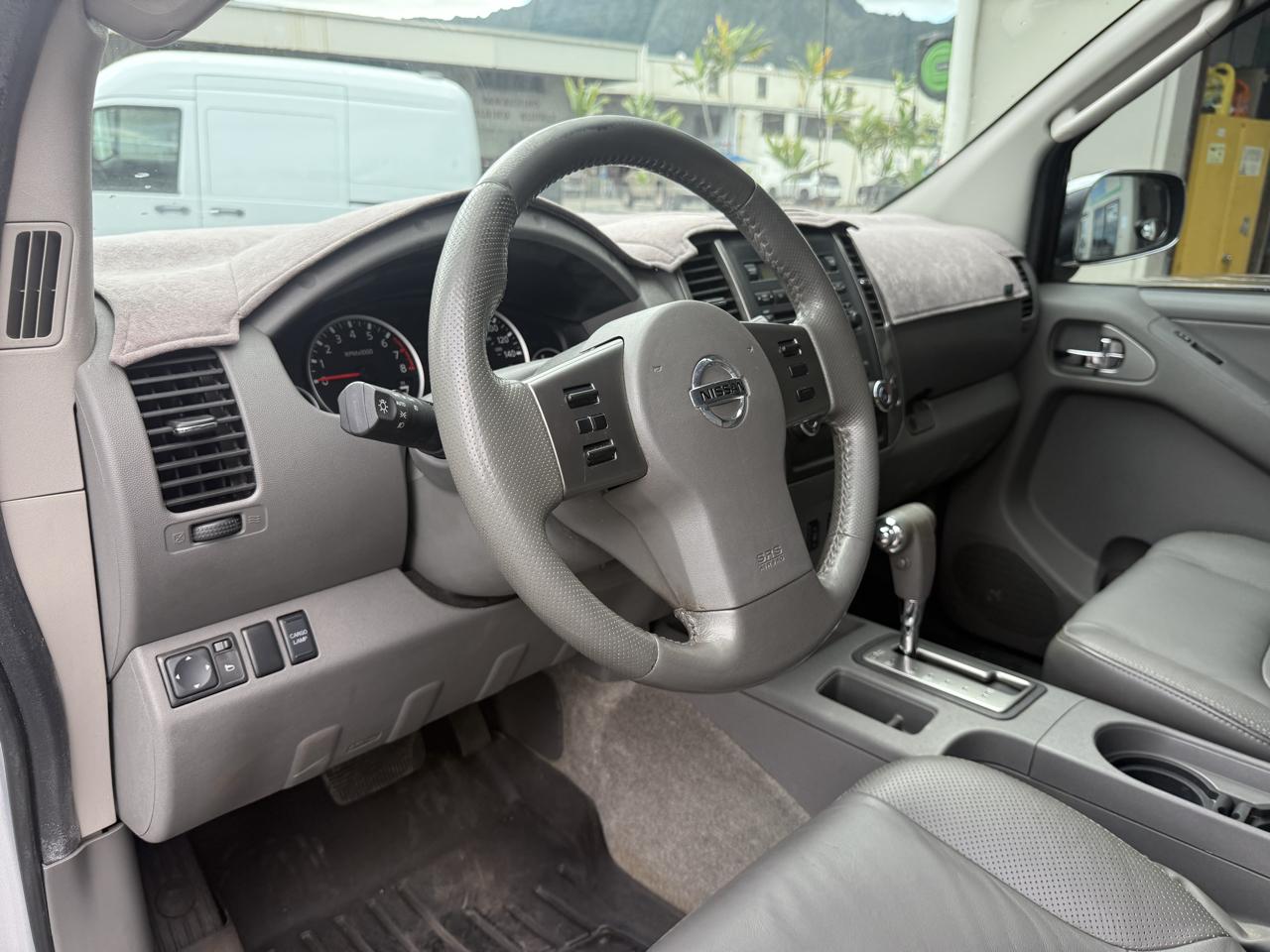 Nissan Frontier SL Crew Cab 2WD 2011