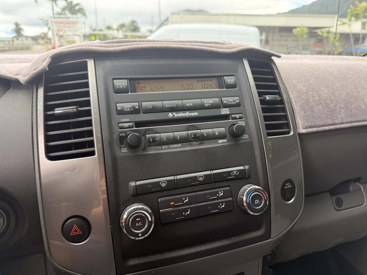 Nissan Frontier SL Crew Cab 2WD 2011