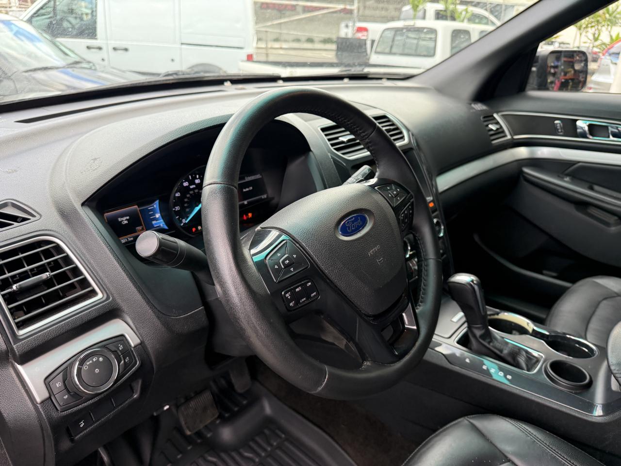 Ford Explorer XLT FWD 2016