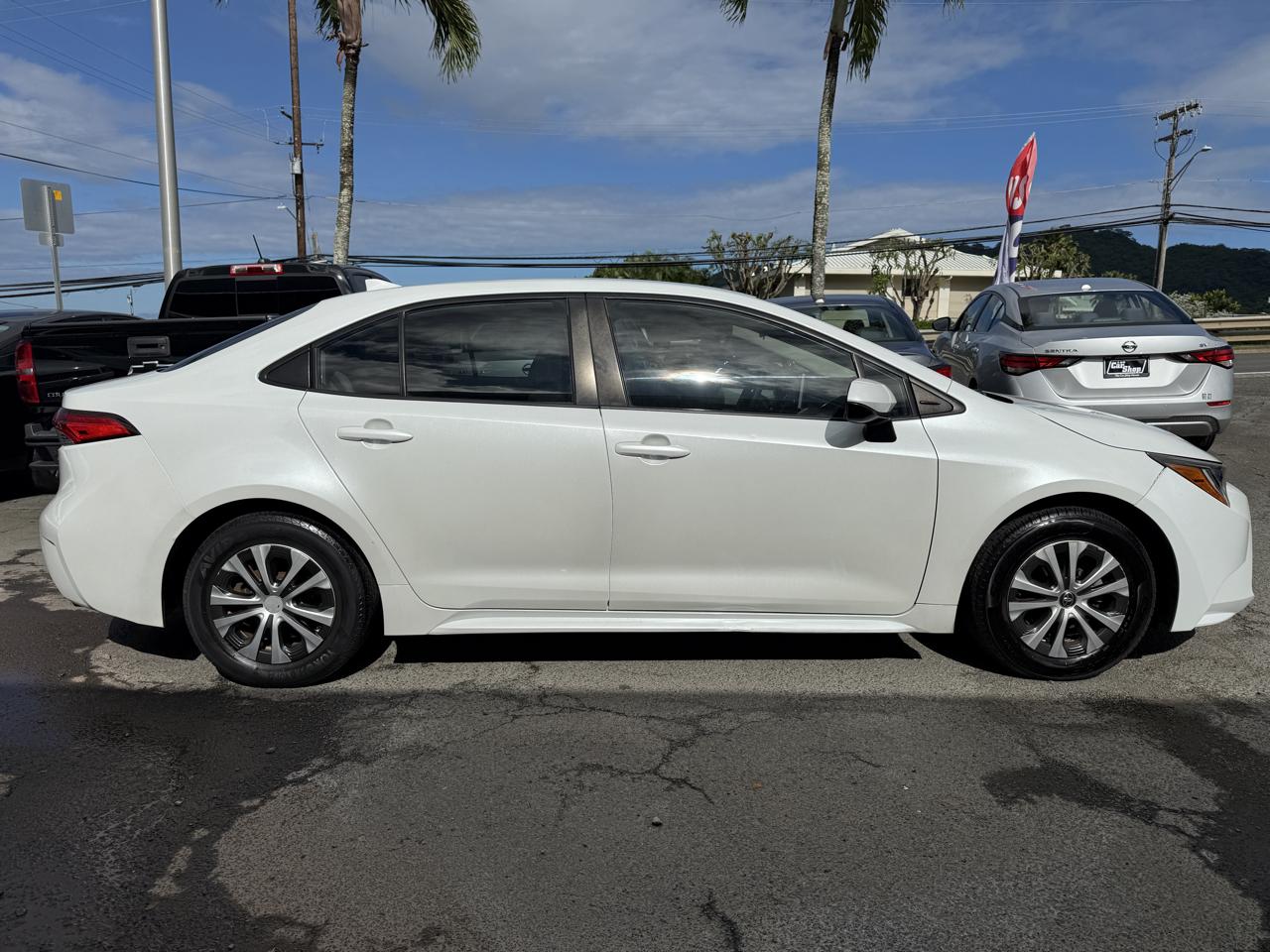 Toyota Corolla LE Hybrid 2022