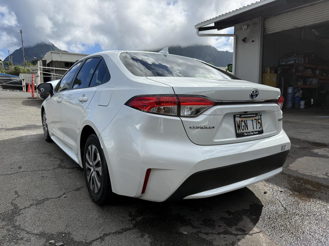 Toyota Corolla LE Hybrid 2022