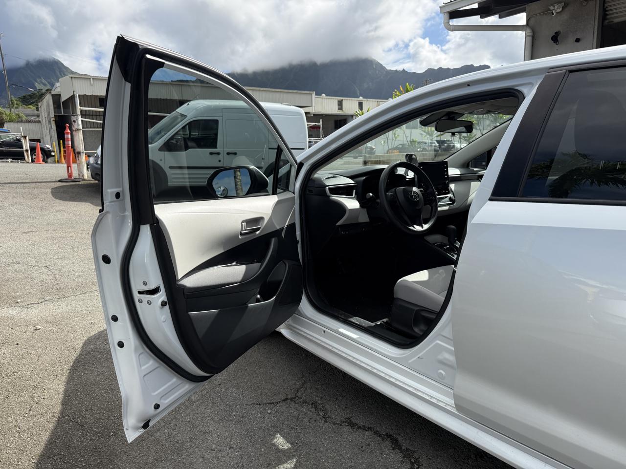 Toyota Corolla LE Hybrid 2022