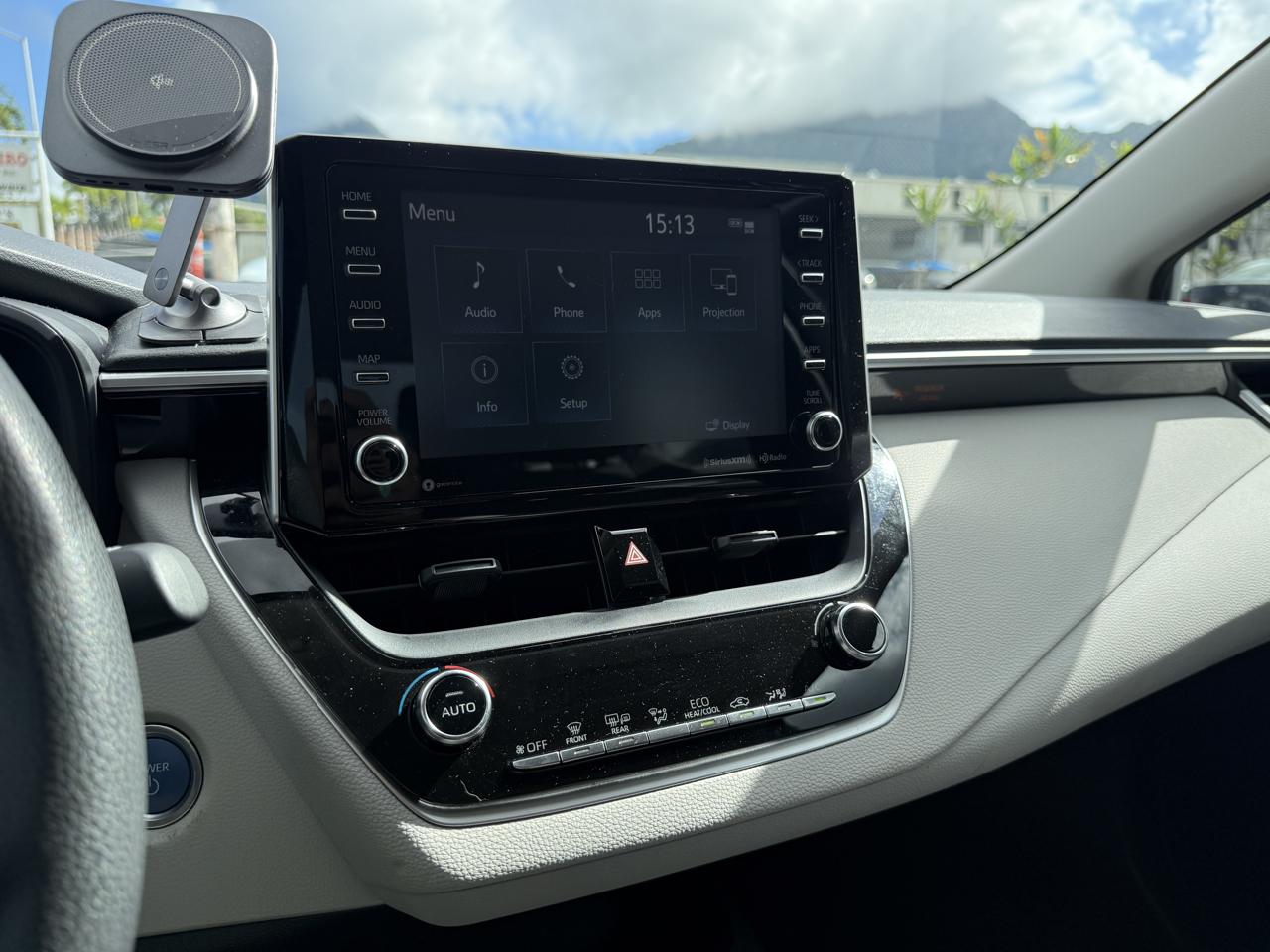 Toyota Corolla LE Hybrid 2022
