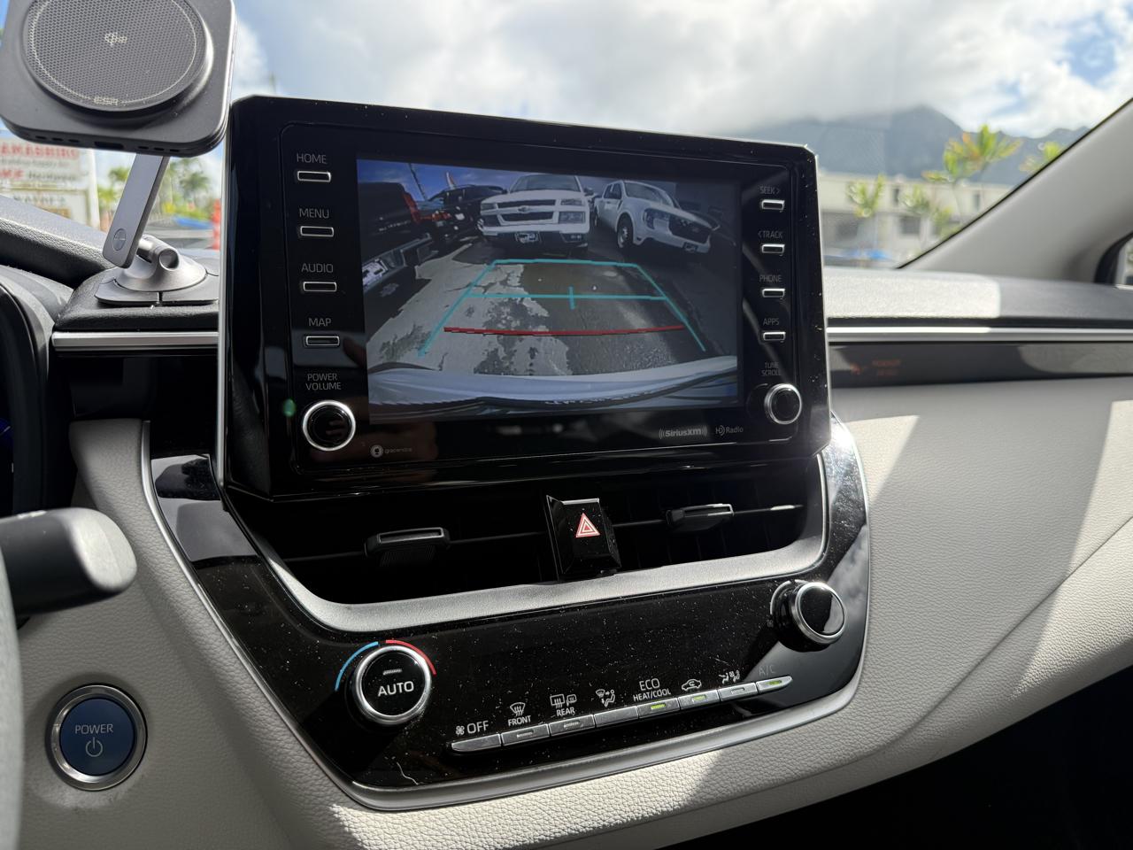 Toyota Corolla LE Hybrid 2022