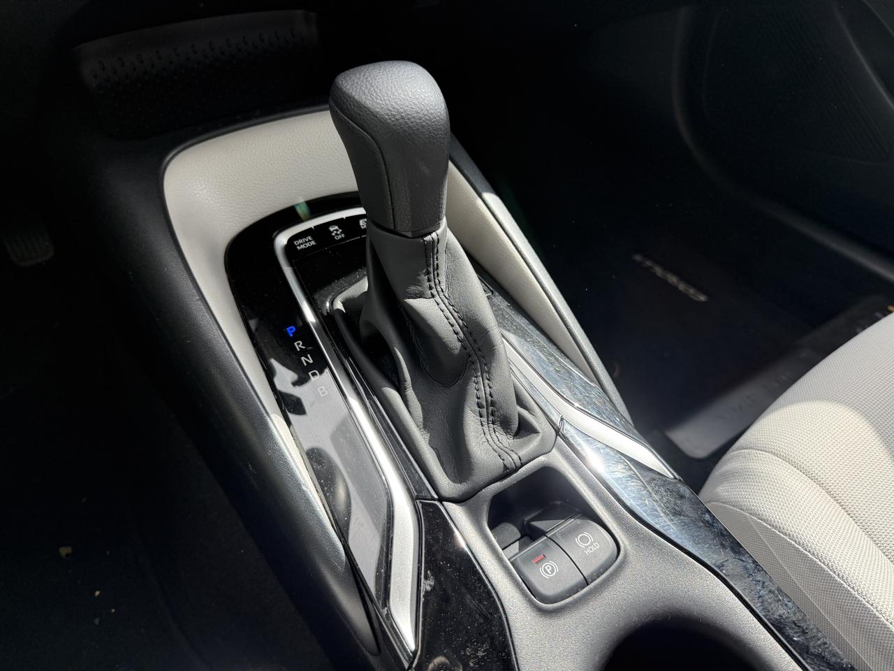 Toyota Corolla LE Hybrid 2022
