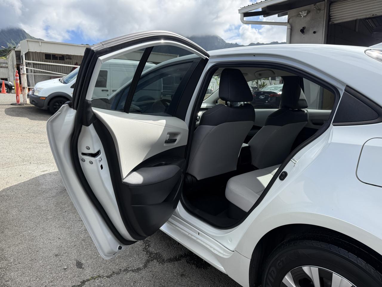 Toyota Corolla LE Hybrid 2022