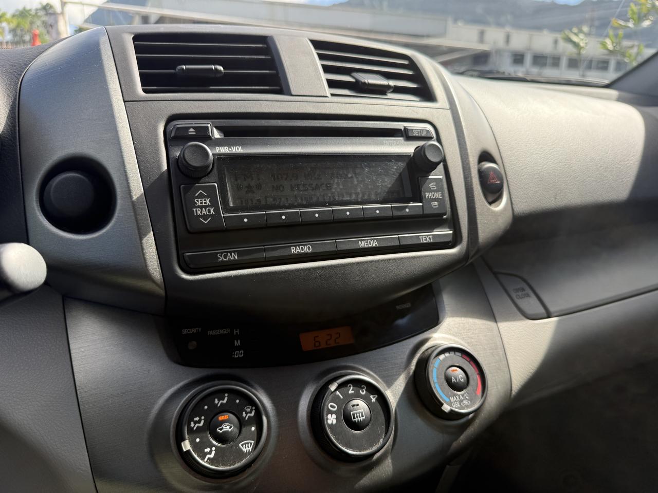Toyota RAV4 Base I4 2WD 2012