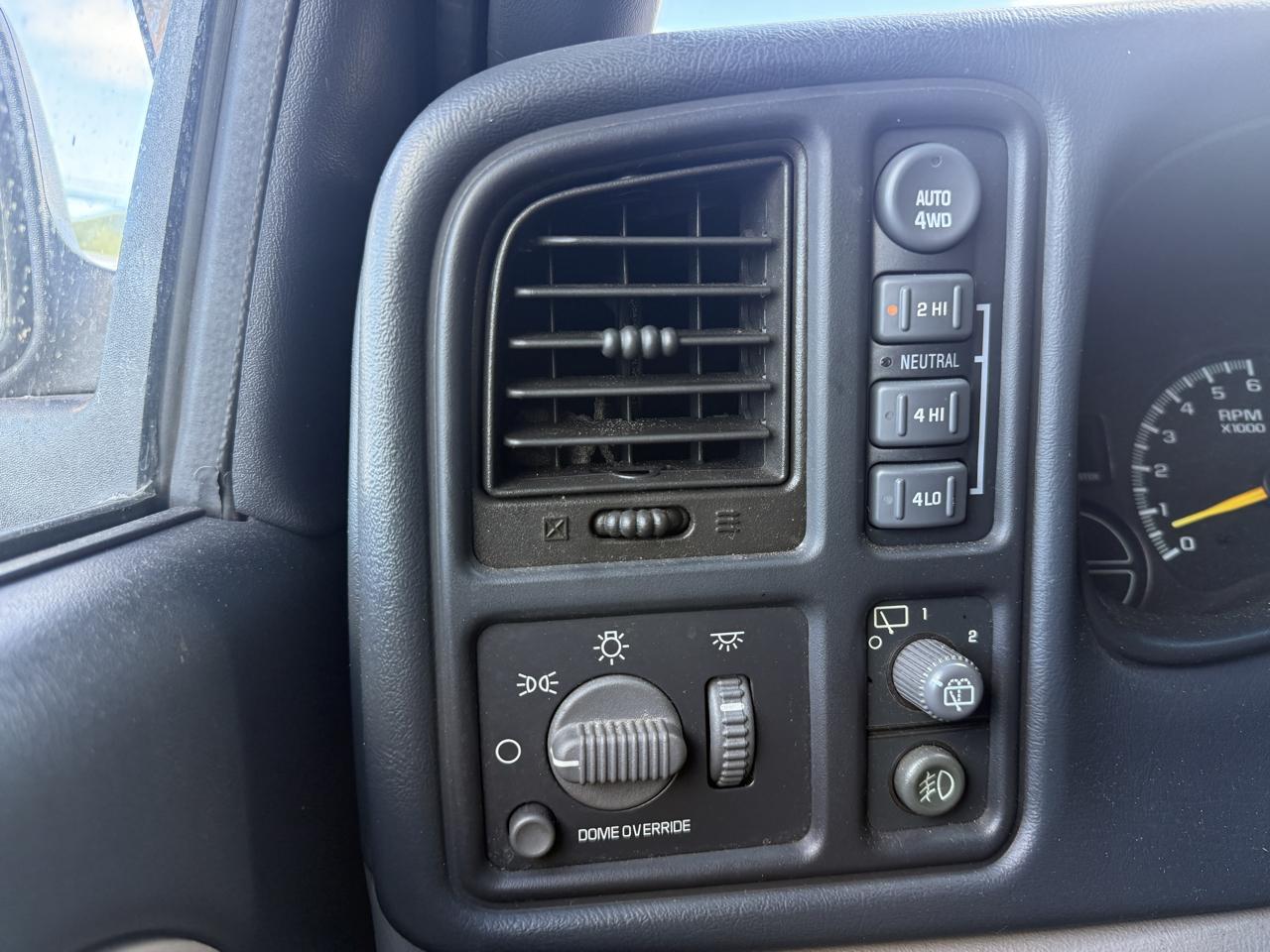 Chevrolet Tahoe 4WD 2000