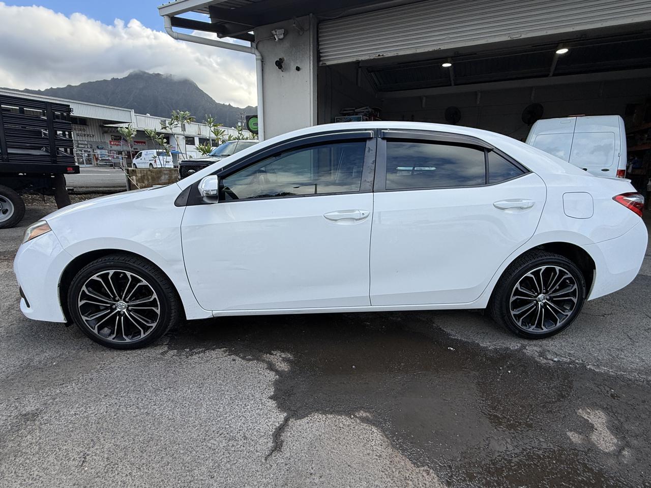 Toyota Corolla S Premium CVT 2015