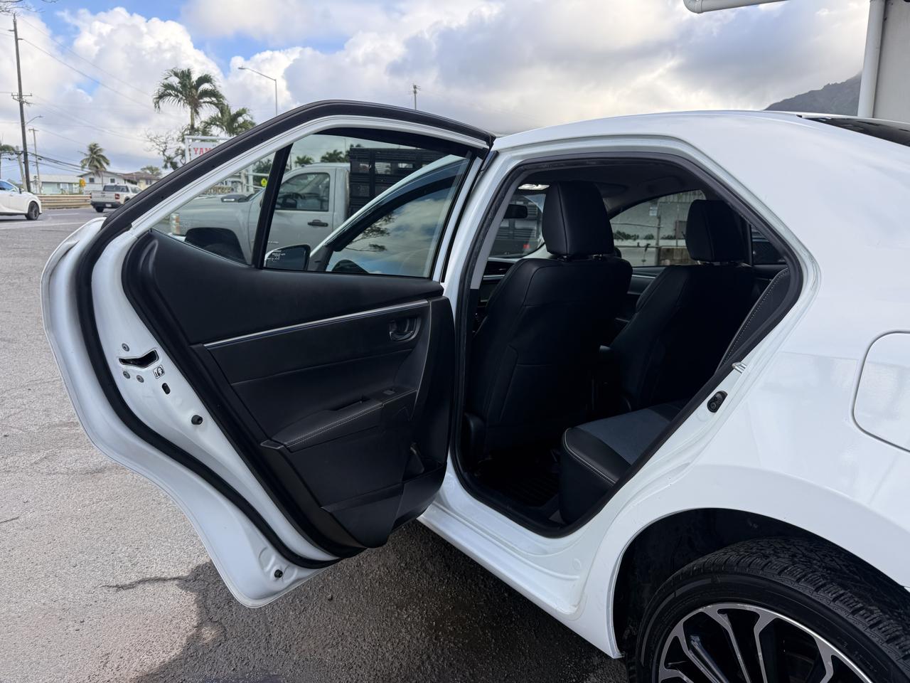 Toyota Corolla S Premium CVT 2015
