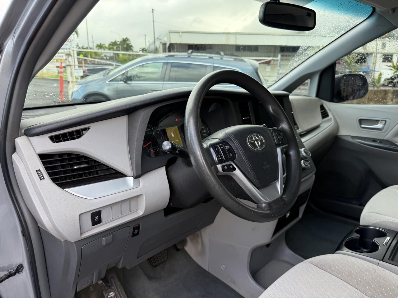 Toyota Sienna LE FWD 8-Passenger V6 2015