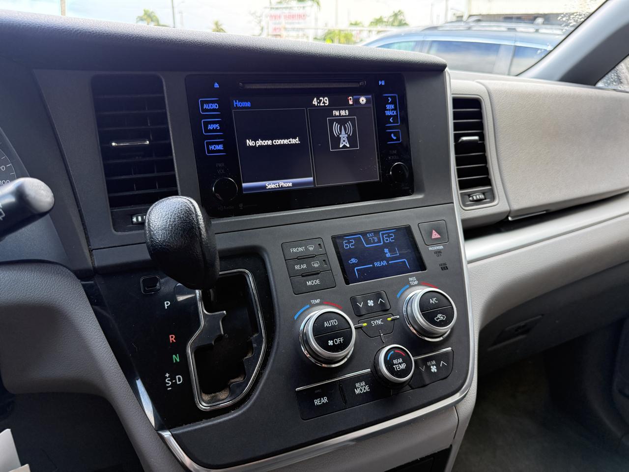 Toyota Sienna LE FWD 8-Passenger V6 2015