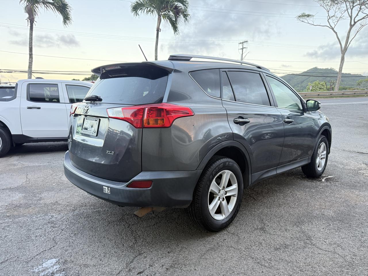 Toyota RAV4 XLE FWD 2013