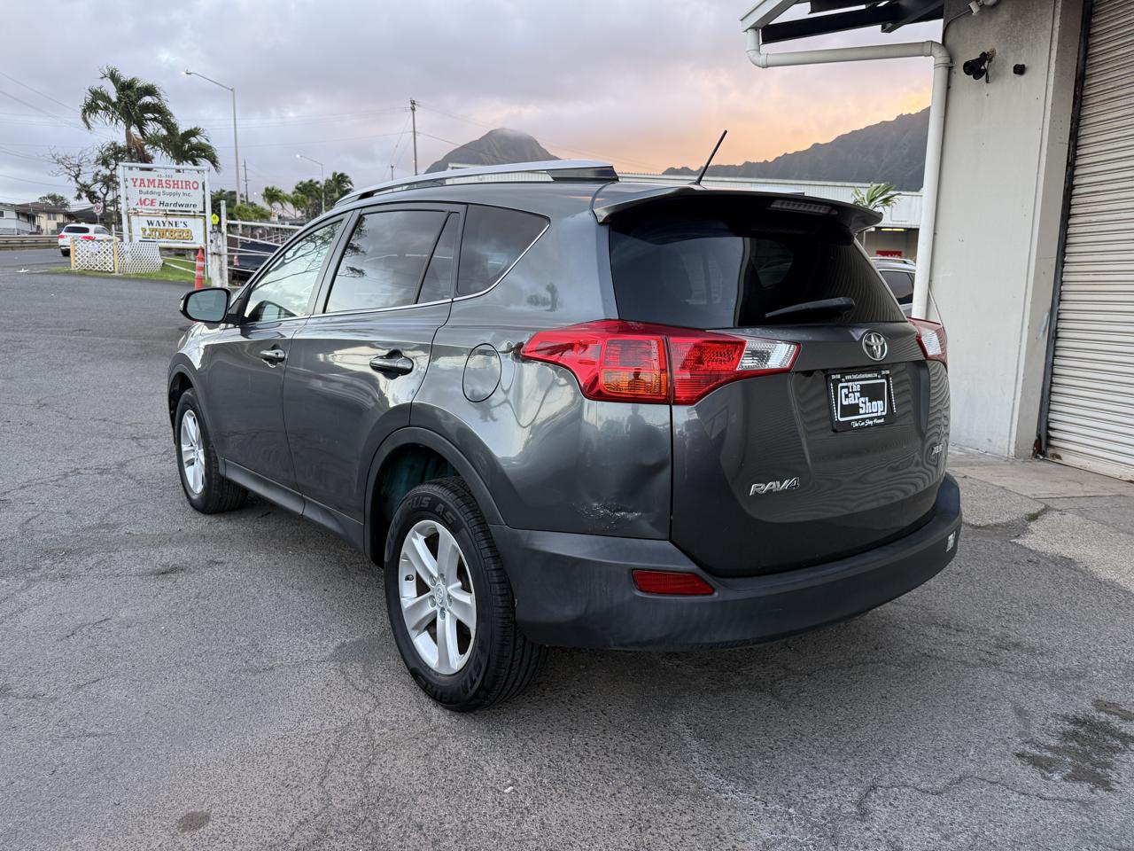 Toyota RAV4 XLE FWD 2013