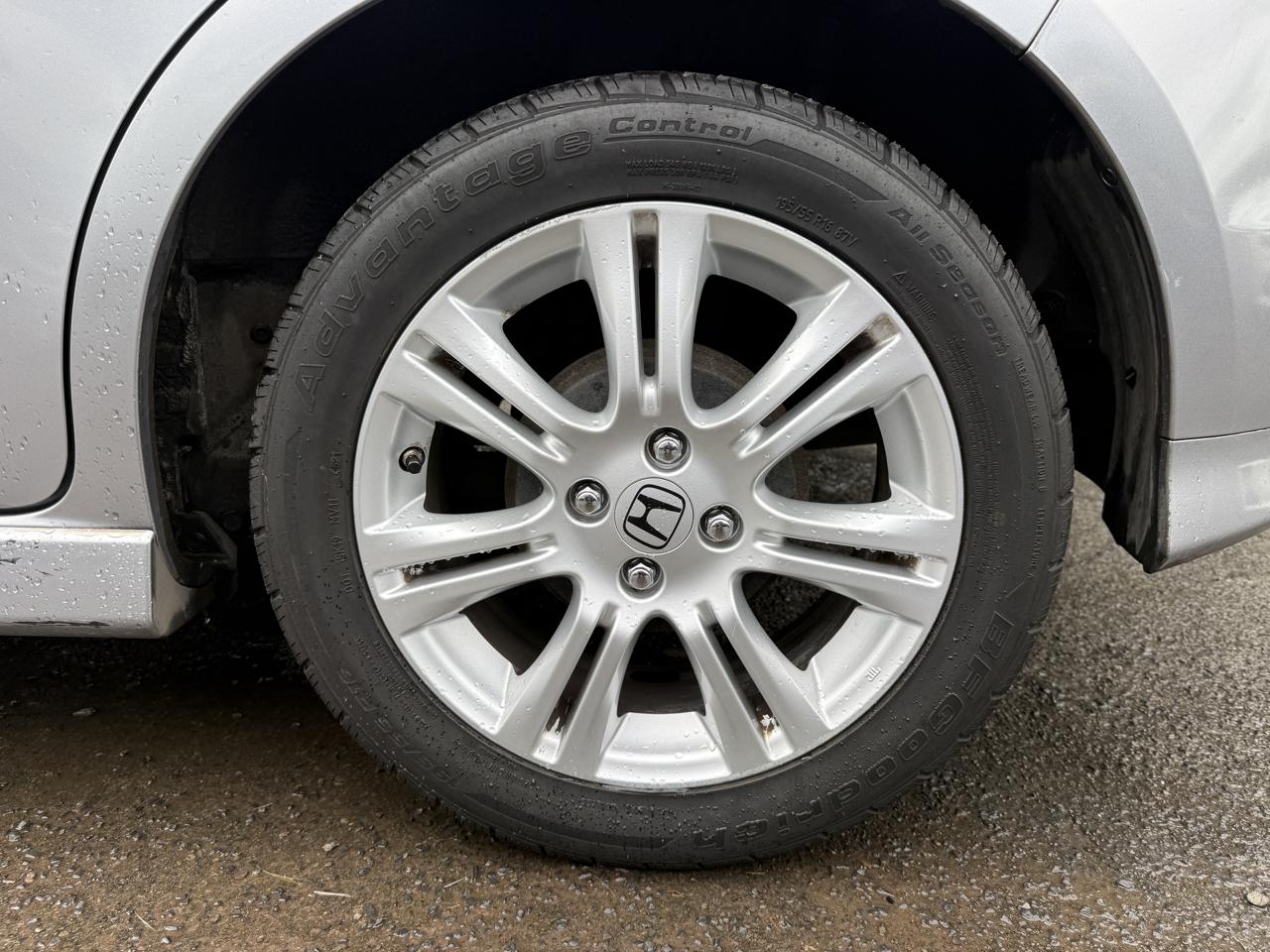 Honda Fit Sport 5-Speed AT 2009