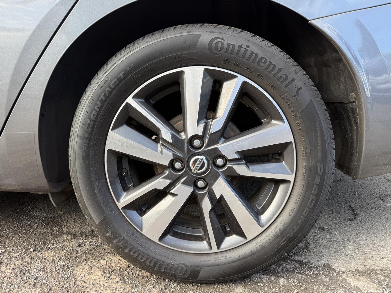 Nissan Versa SV 2021
