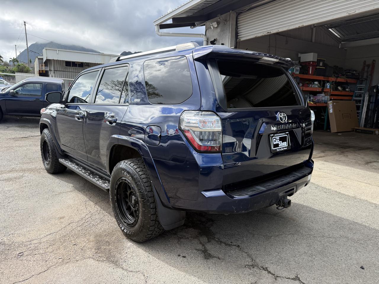 Toyota 4Runner SR5 4WD 2024