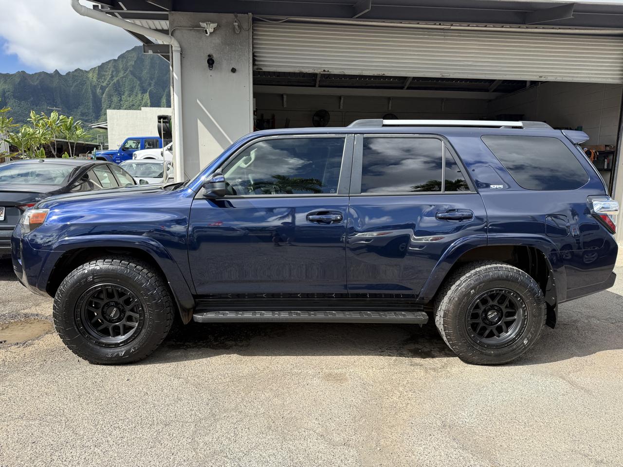 Toyota 4Runner SR5 4WD 2024