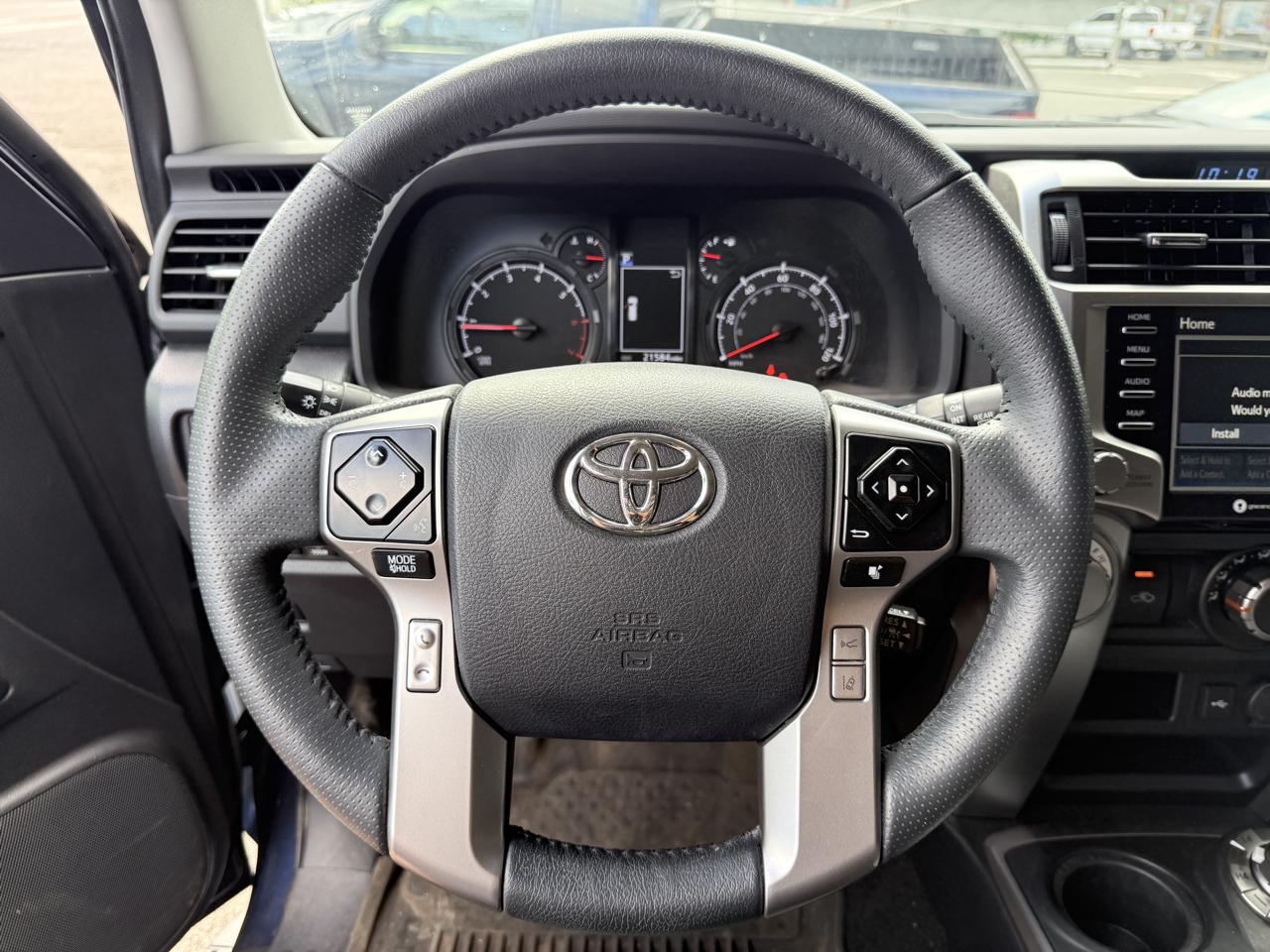 Toyota 4Runner SR5 4WD 2024
