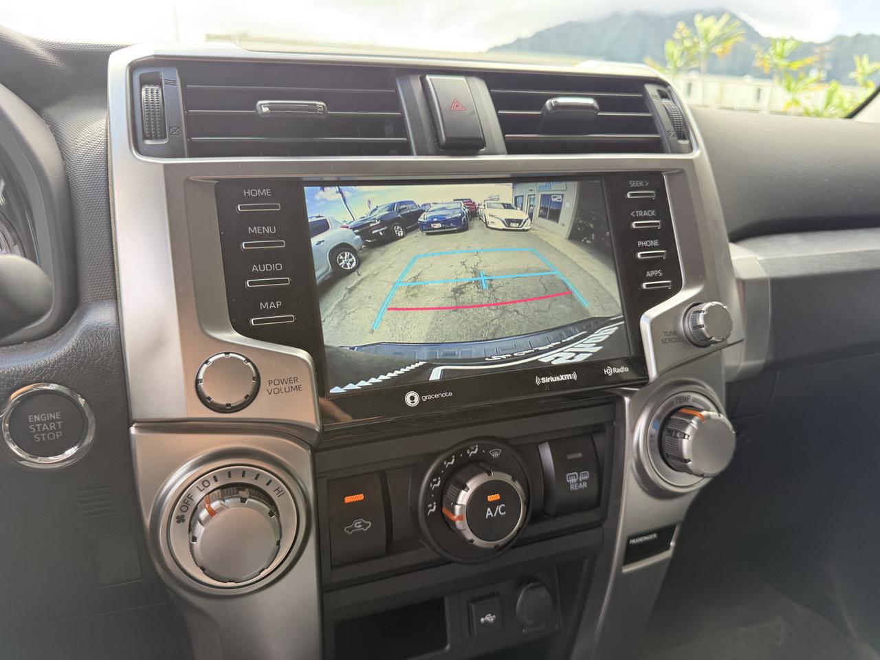 Toyota 4Runner SR5 4WD 2024