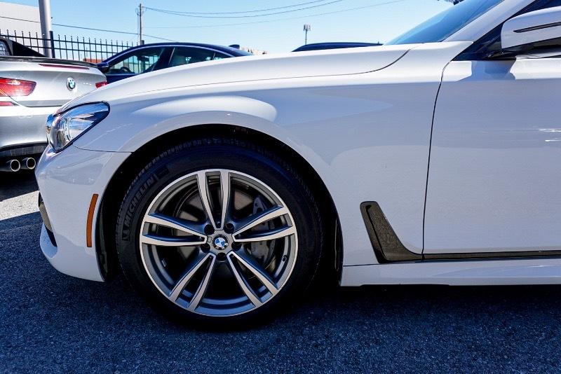 BMW 7-Series 740i 2019