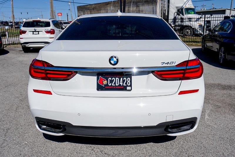 BMW 7-Series 740i 2019