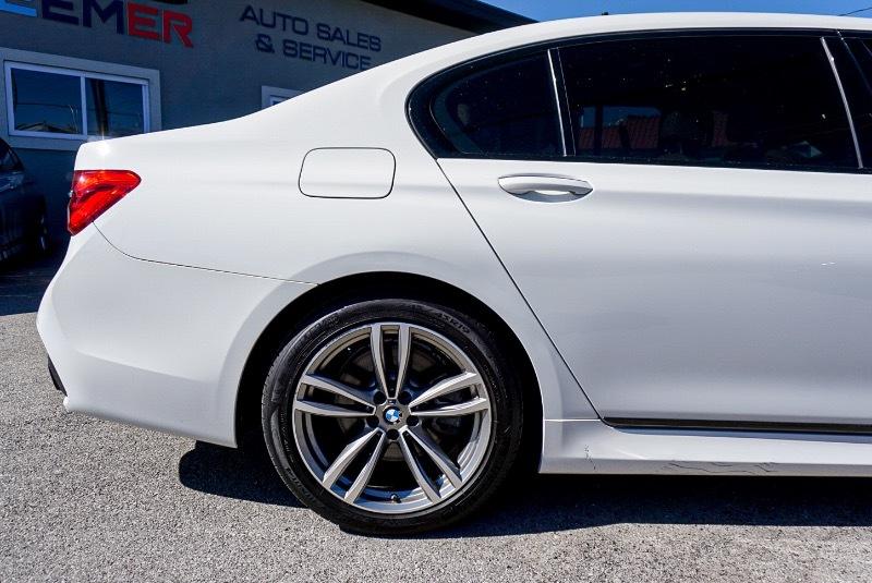 BMW 7-Series 740i 2019