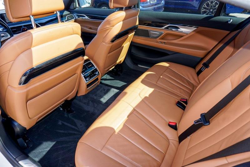 BMW 7-Series 740i 2019