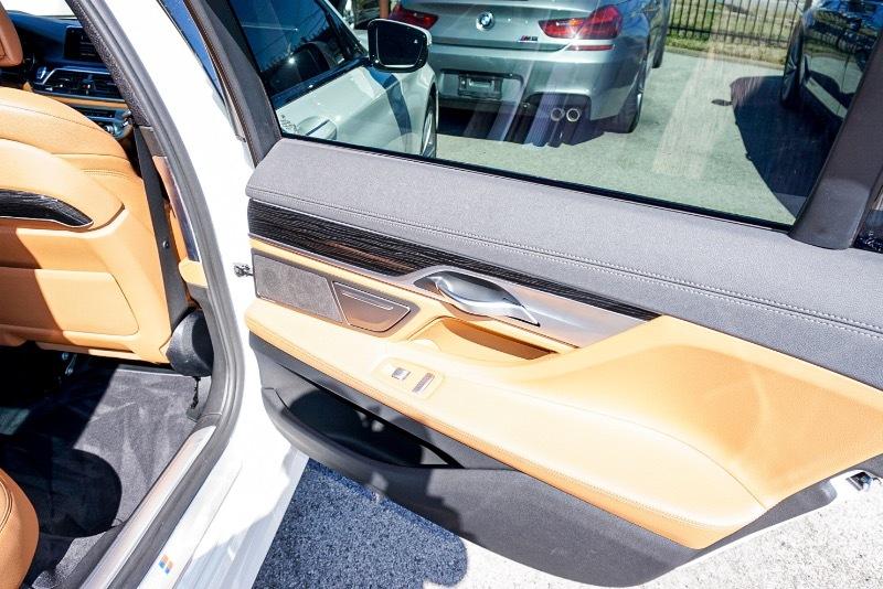 BMW 7-Series 740i 2019