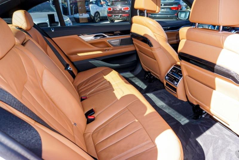 BMW 7-Series 740i 2019