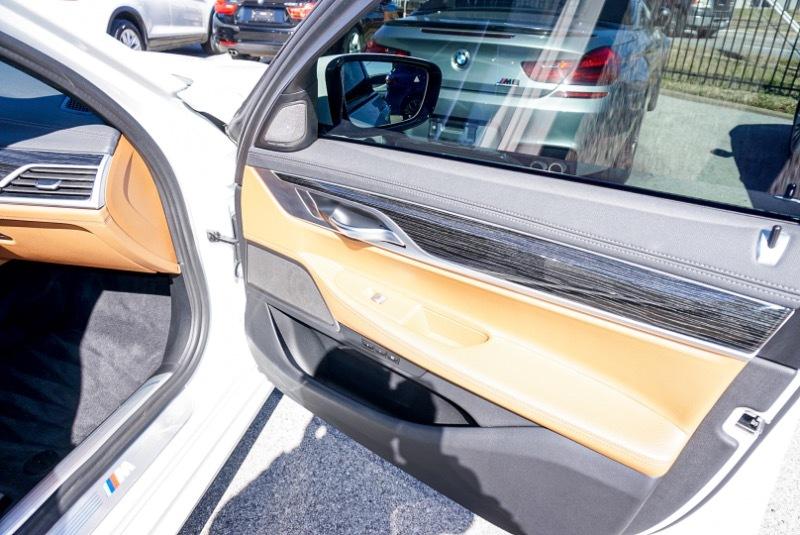 BMW 7-Series 740i 2019