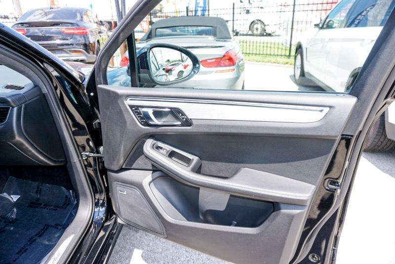 Porsche Macan Turbo 2015