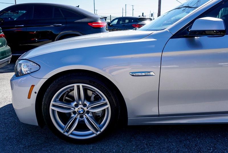 BMW 5-Series 550i 2012
