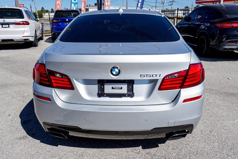 BMW 5-Series 550i 2012