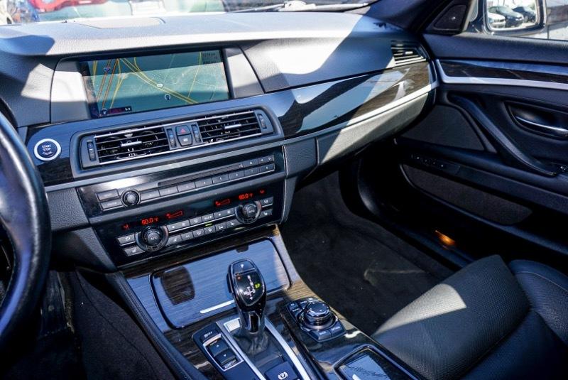 BMW 5-Series 550i 2012