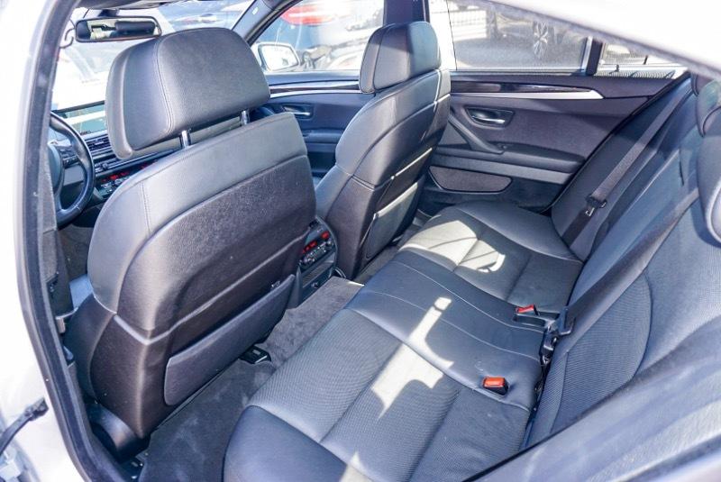 BMW 5-Series 550i 2012