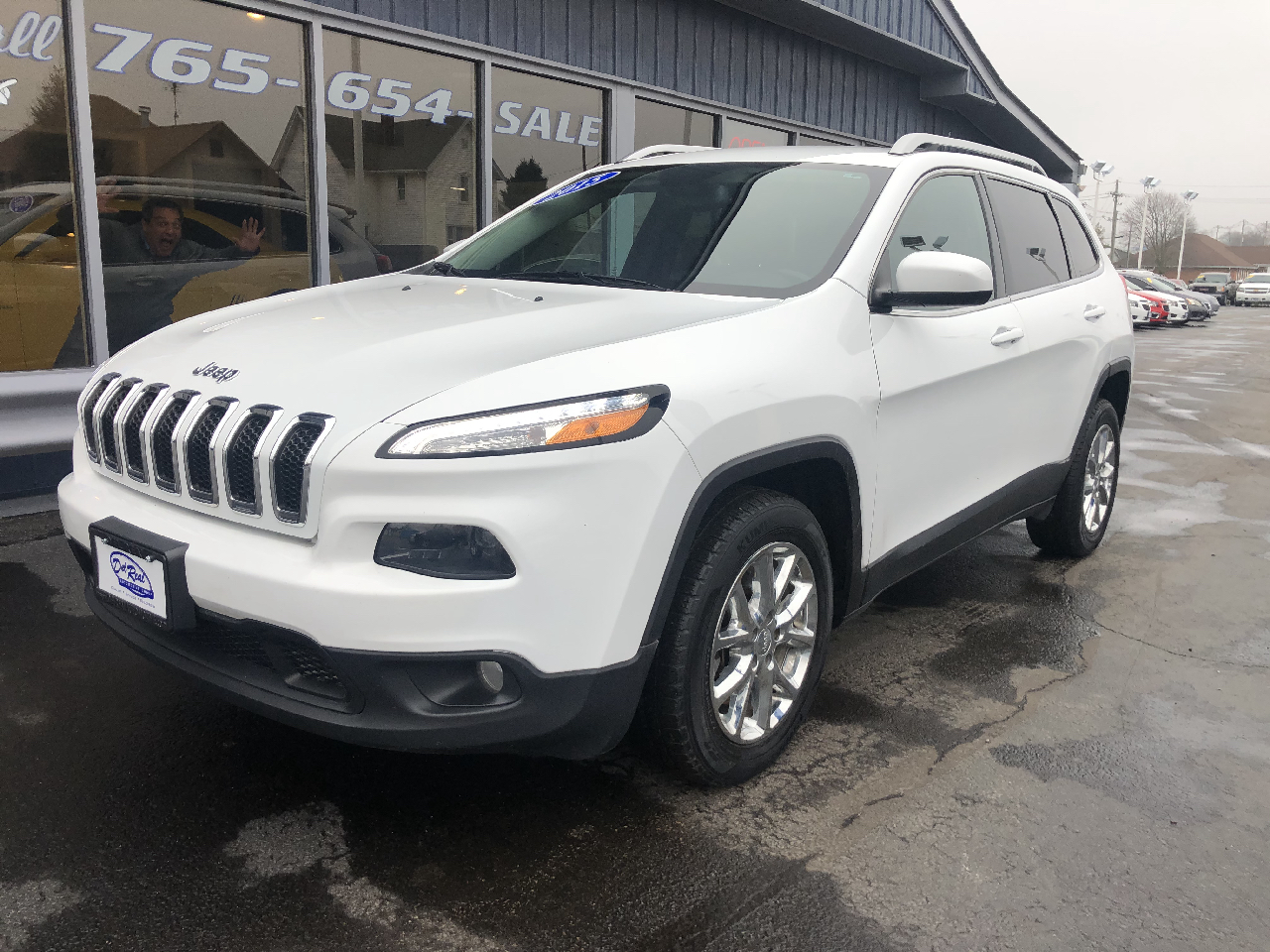 Used 2015 Jeep Cherokee Latitude FWD for Sale in Frankfort IN 46041 Del