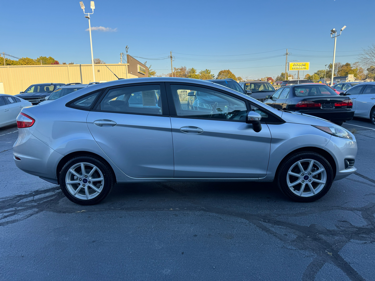 Ford Fiesta 4dr Sdn SE 2016 Ford Fiesta 4dr Sdn SE 2016