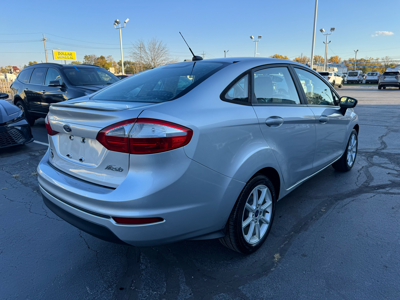 Ford Fiesta 4dr Sdn SE 2016 Ford Fiesta 4dr Sdn SE 2016