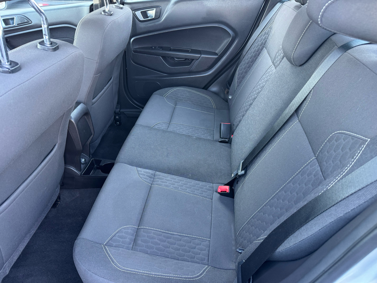 Ford Fiesta 4dr Sdn SE 2016 Ford Fiesta 4dr Sdn SE 2016