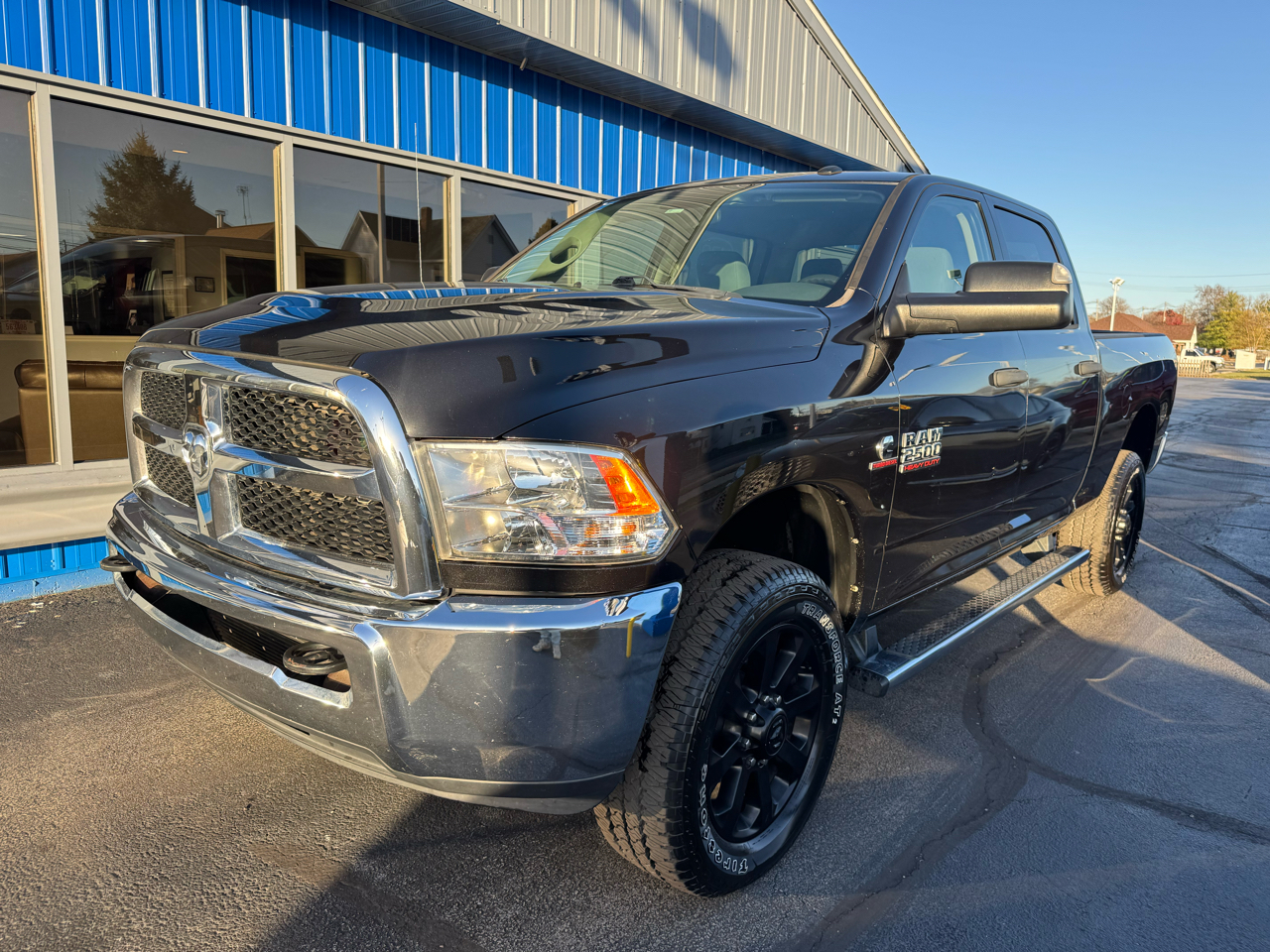 2018 RAM 2500 Tradesman 4x4 Crew Cab 6'4" Box