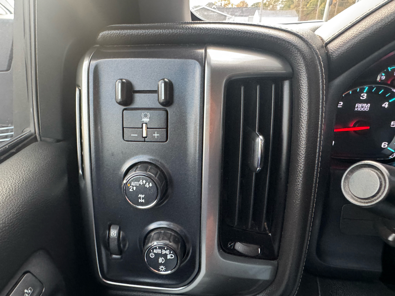 Chevrolet Silverado 1500 4WD Crew Cab 143.5" LTZ w/1LZ 2018 Chevrolet Silverado 1500 4WD Crew Cab 143.5" LTZ w/1LZ 2018
