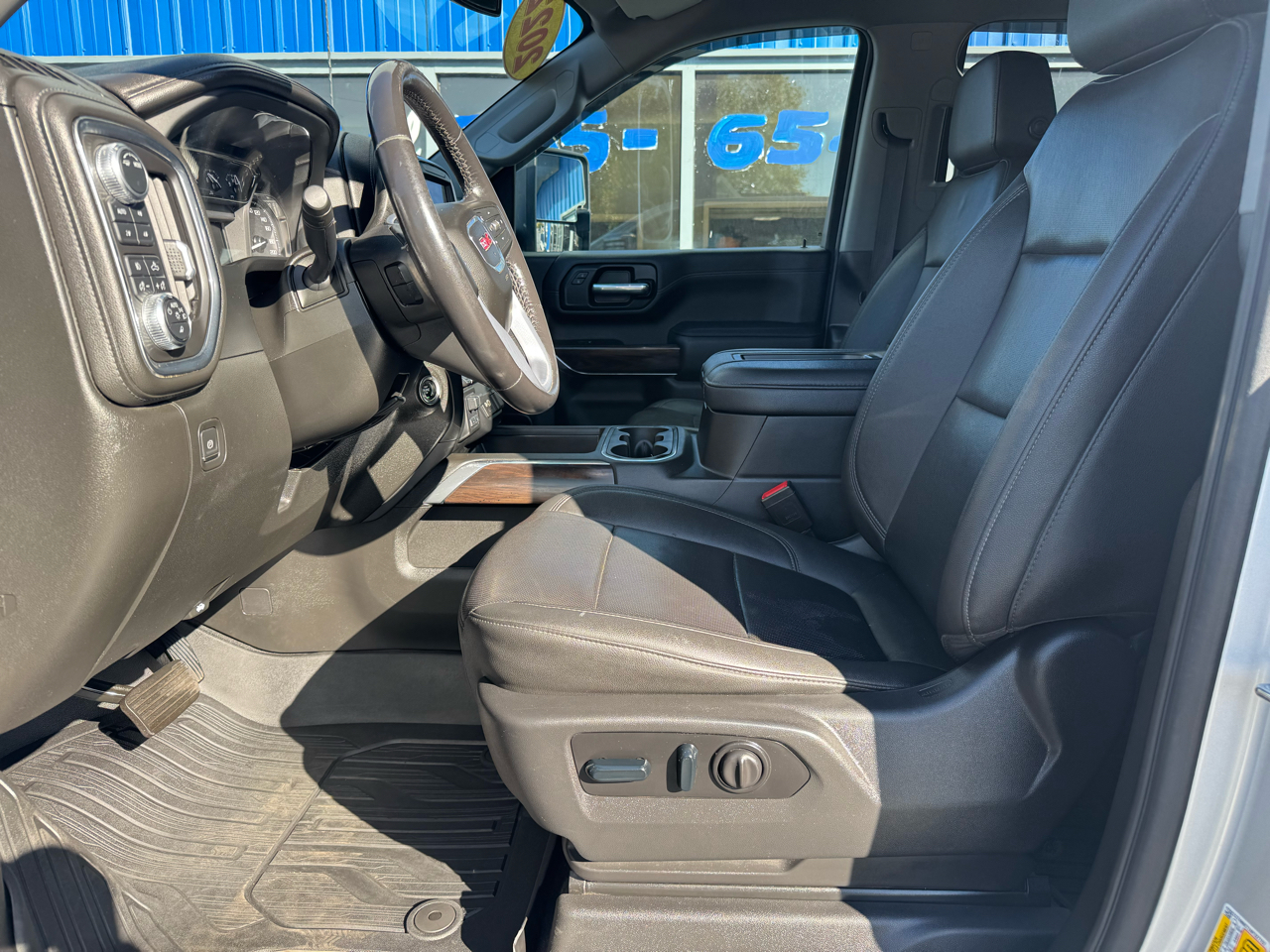 GMC Sierra 2500HD 4WD Crew Cab 159" SLT 2022 GMC Sierra 2500HD 4WD Crew Cab 159" SLT 2022