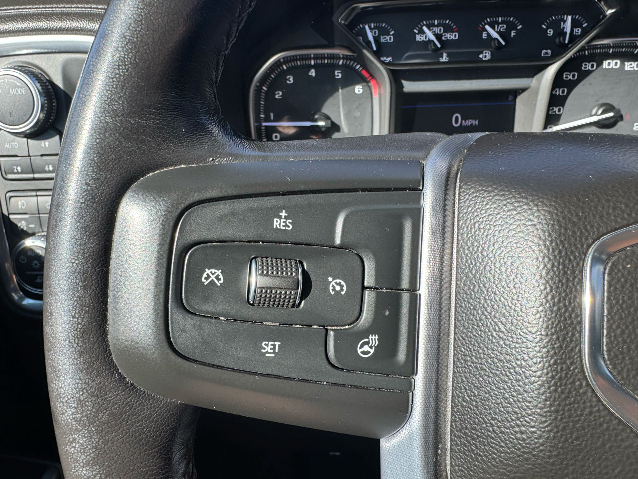 GMC Sierra 2500HD 4WD Crew Cab 159" SLT 2022 GMC Sierra 2500HD 4WD Crew Cab 159" SLT 2022