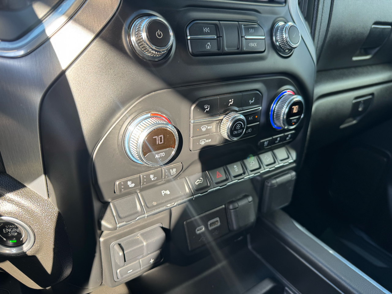 GMC Sierra 2500HD 4WD Crew Cab 159" SLT 2022 GMC Sierra 2500HD 4WD Crew Cab 159" SLT 2022