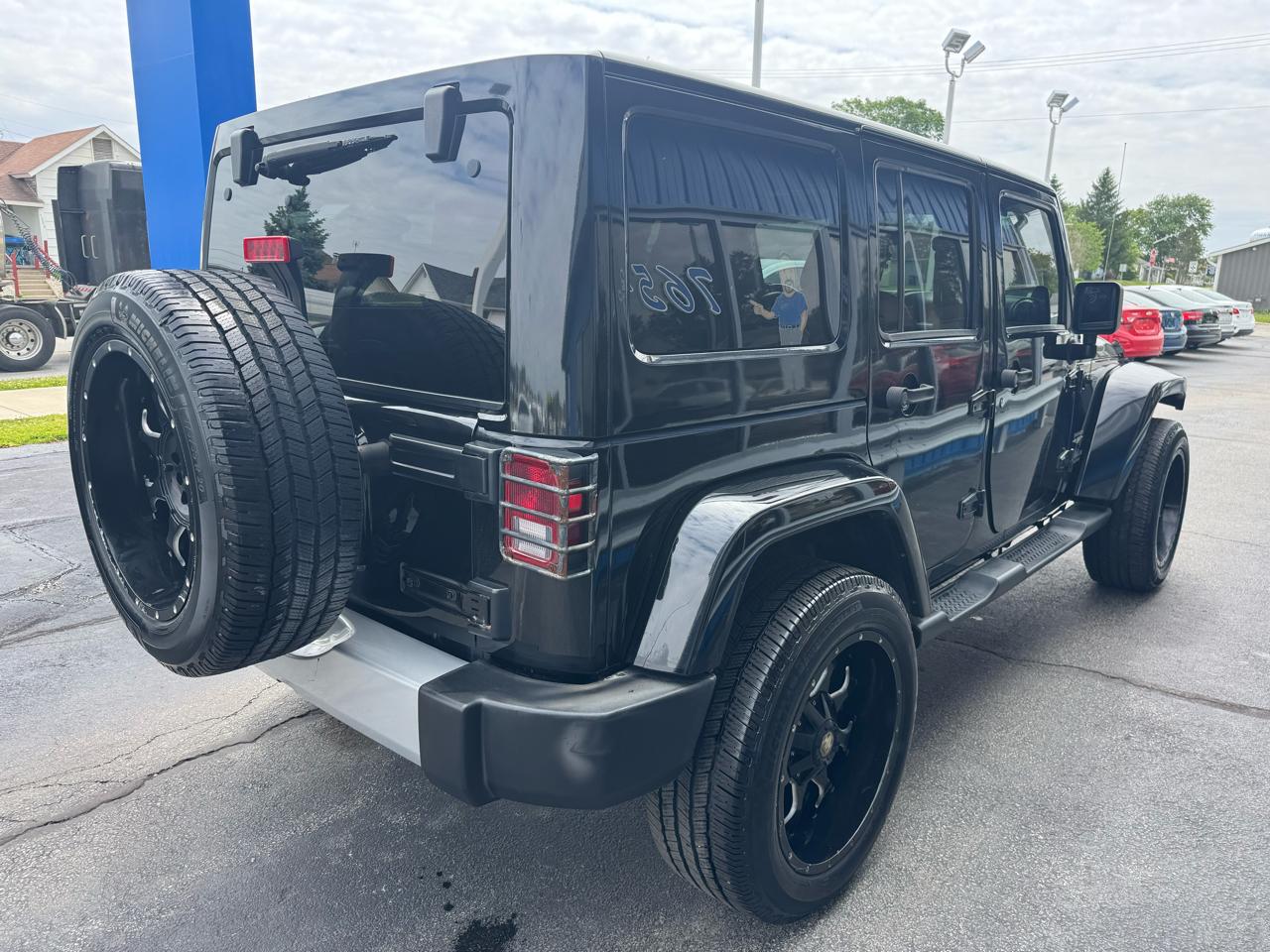 Jeep Wrangler Unlimited 4WD 4dr Sahara 2013